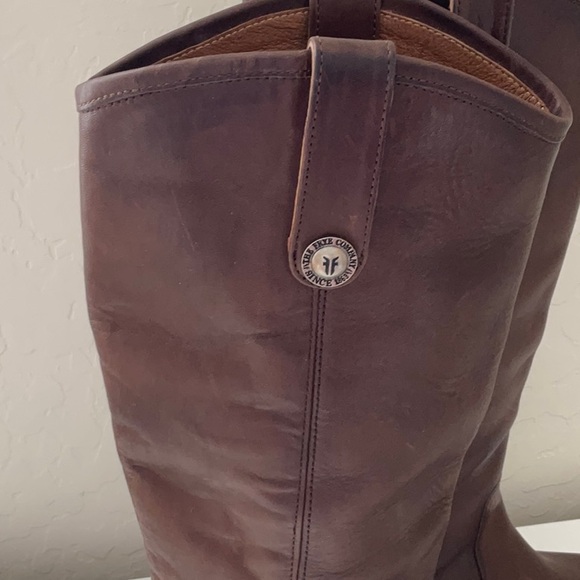 FRYE MELISSA BUTTON LUG TALL PULL ON BOOT in BROWN Sz 7 NWOT Msrp $358 - Picture 3 of 14